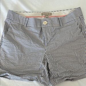 Banana Republic Women's Blue Striped Shorts Searsucker size 8 EUC